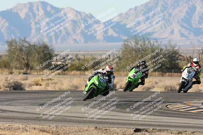 media/Dec-07-2025-CVMA (Sun) [[3e7d2de5dc]]/Race 18-Formula Twins-Formula 40 UL/